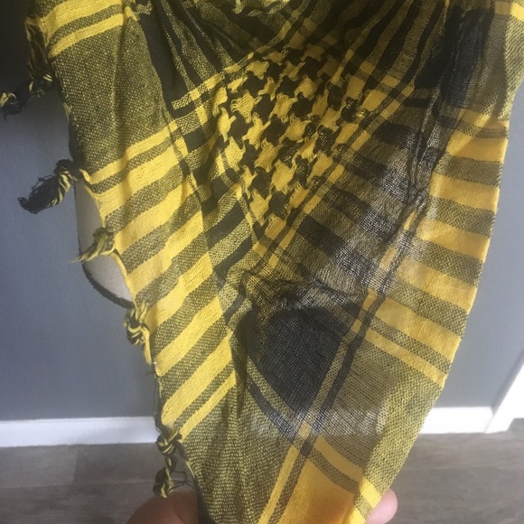 Yellow and Black Scarf - Picture 2 of 3